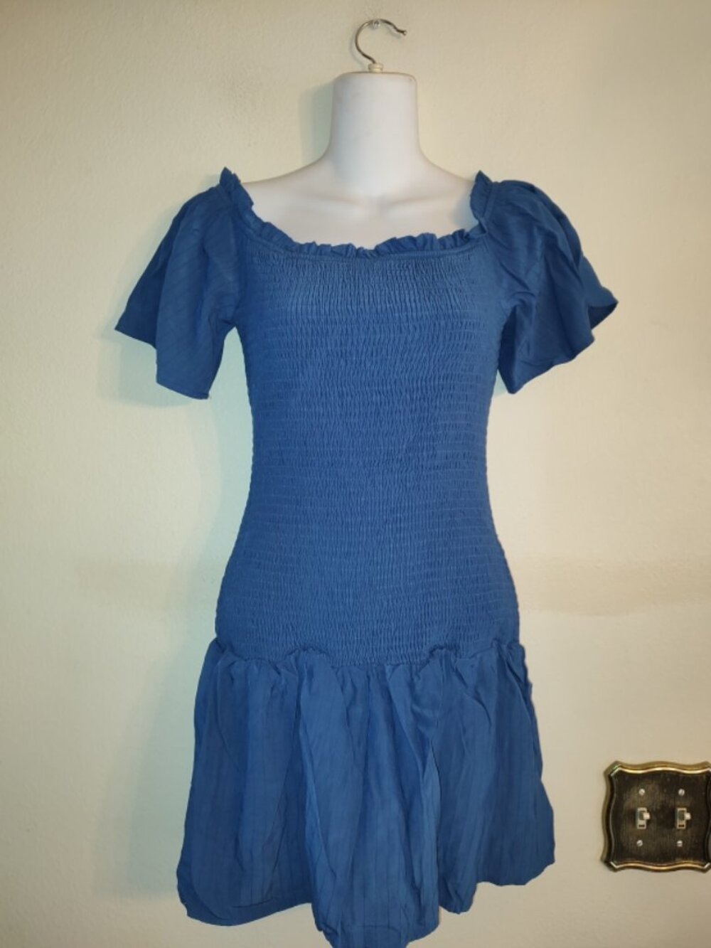 Beautiful Summer Women's Blue Blush Shirred Smocked Short Blue Dress Size S